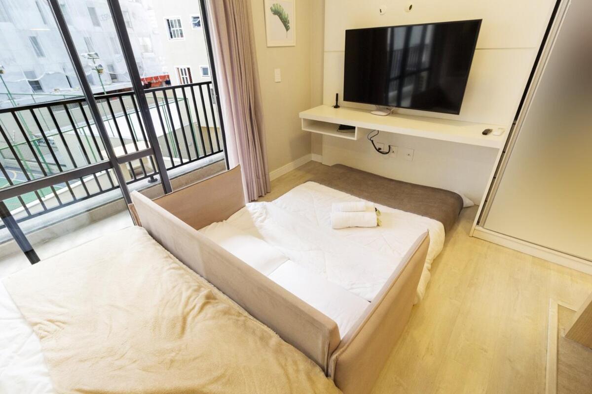 Urban Chic Ac E Smart Tv 50