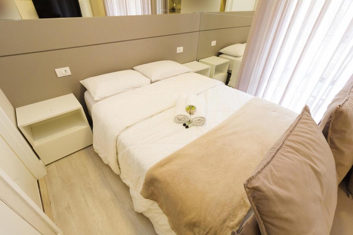 Urban Chic Ac E Smart Tv 50