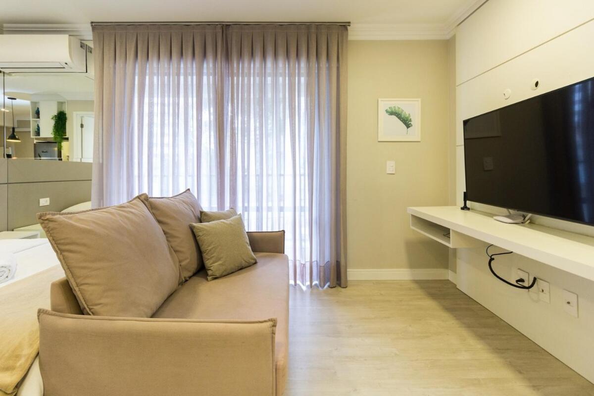 Urban Chic Ac E Smart Tv 50