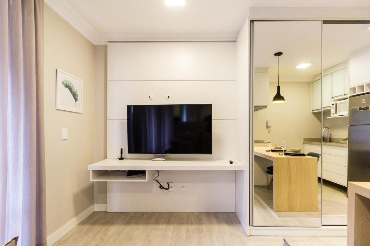Urban Chic Ac E Smart Tv 50